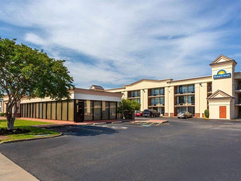Days Inn By Wyndham Hampton Near Coliseum Convention Center Exterior foto